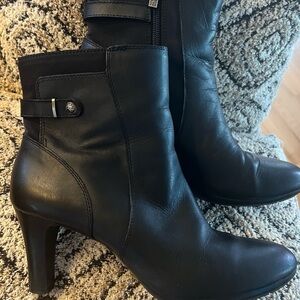 Anne Klein black size 9 Leather Women's Ankle Boots. NEW